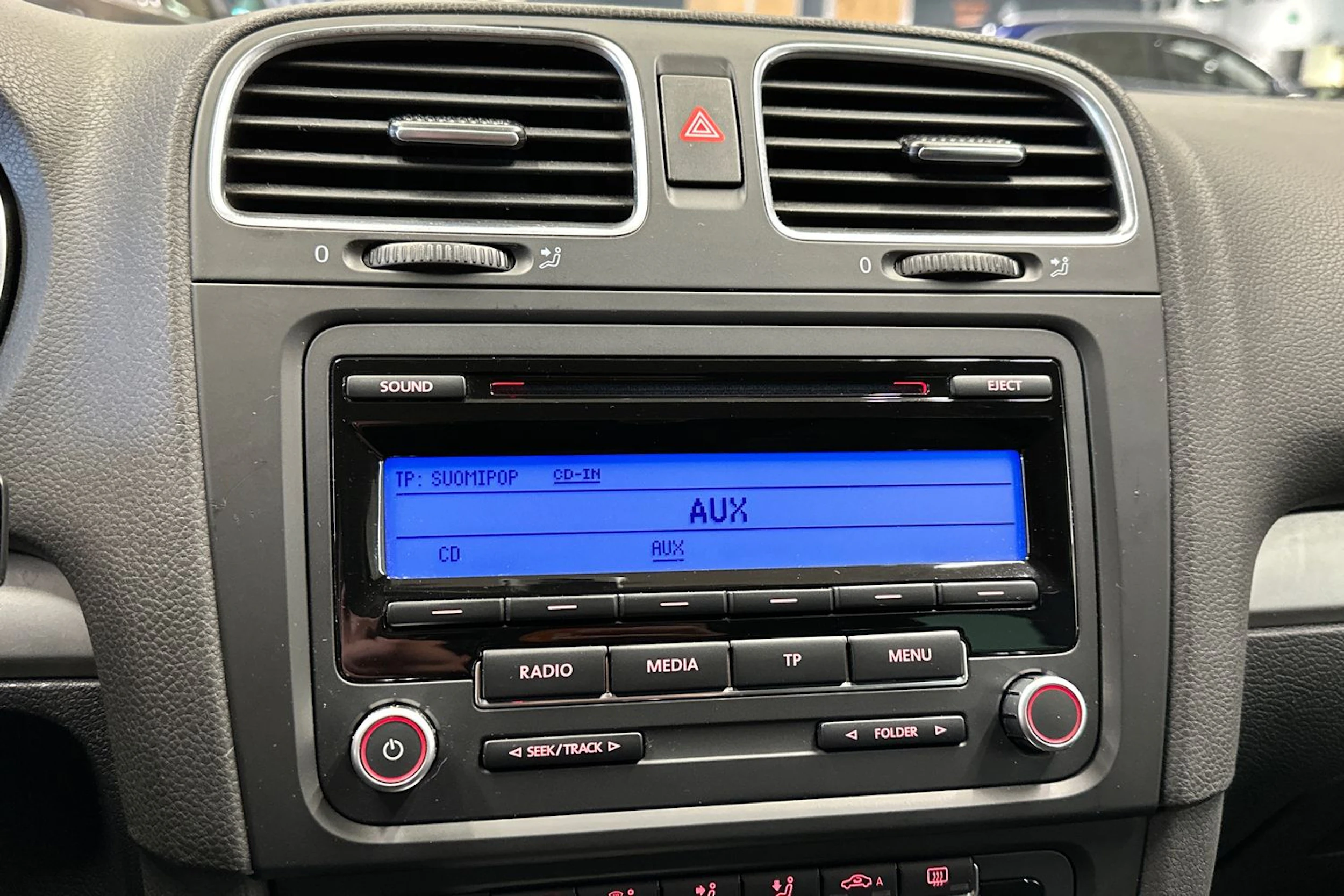 musta Volkswagen Golf 2011 kuva 17.