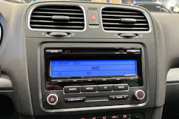 musta Volkswagen Golf 2011 kuva 17.