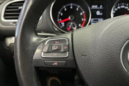 musta Volkswagen Golf 2011 kuva 25.