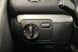 musta Volkswagen Golf 2011 kuva 27.