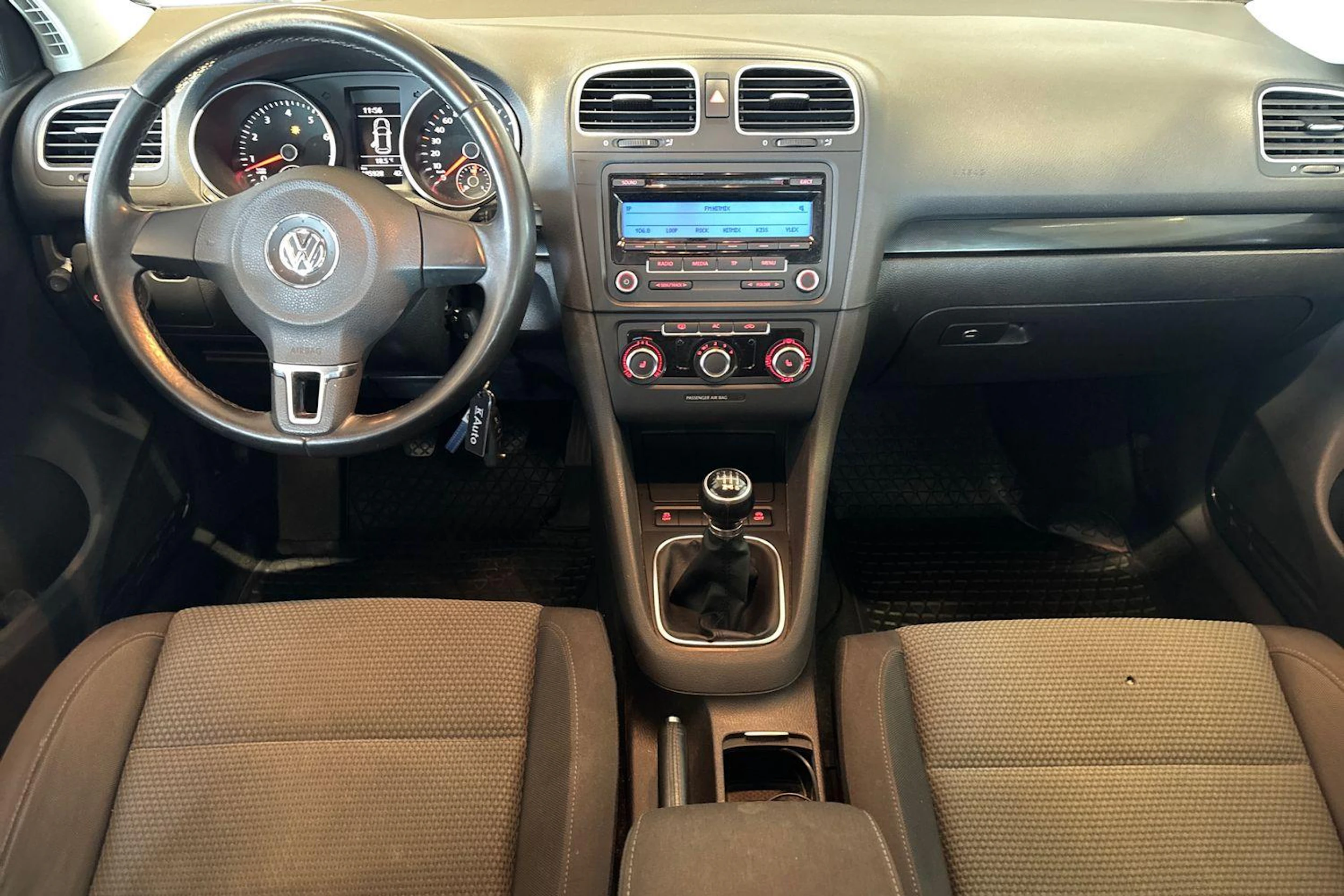 Musta Volkswagen GOLF 2011 kuva 9.