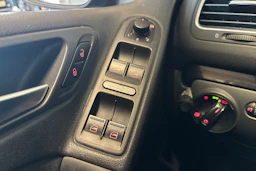 Musta Volkswagen GOLF 2011 kuva 18.