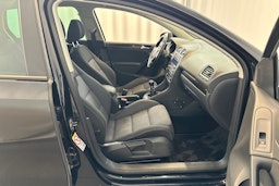 Musta Volkswagen GOLF 2011 kuva 15.