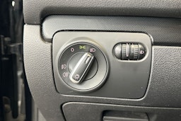 Musta Volkswagen GOLF 2011 kuva 17.