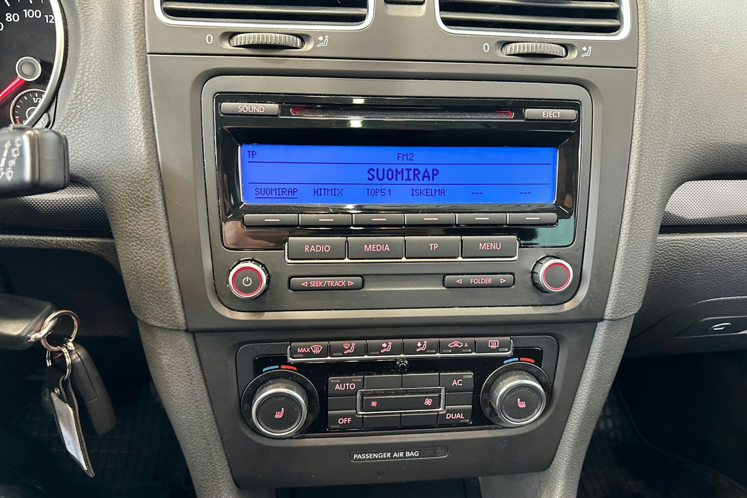 Musta Volkswagen GOLF 2011 kuva 21.