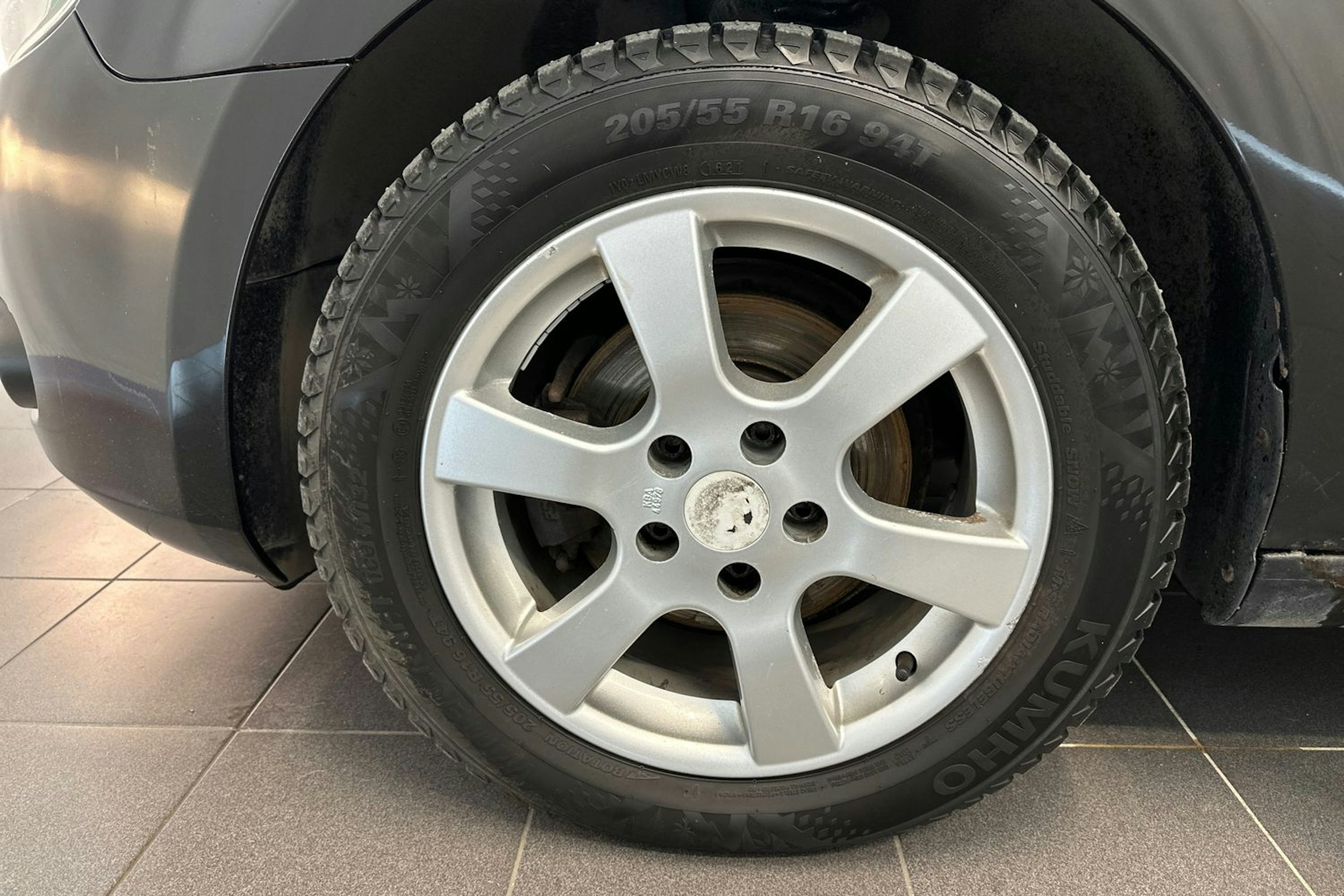 Musta Volkswagen GOLF 2011 kuva 24.