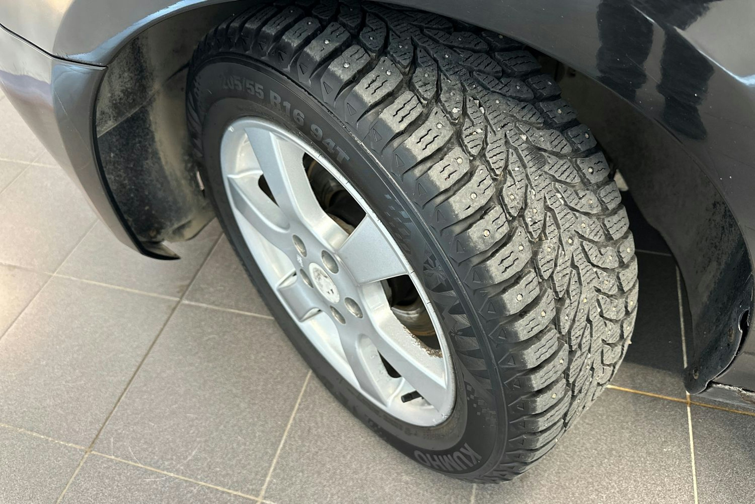 Musta Volkswagen GOLF 2011 kuva 25.