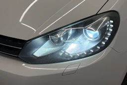valkoinen Volkswagen Golf 2011 kuva 10.