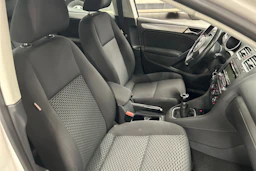 valkoinen Volkswagen Golf 2011 kuva 11.