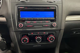 valkoinen Volkswagen Golf 2011 kuva 16.