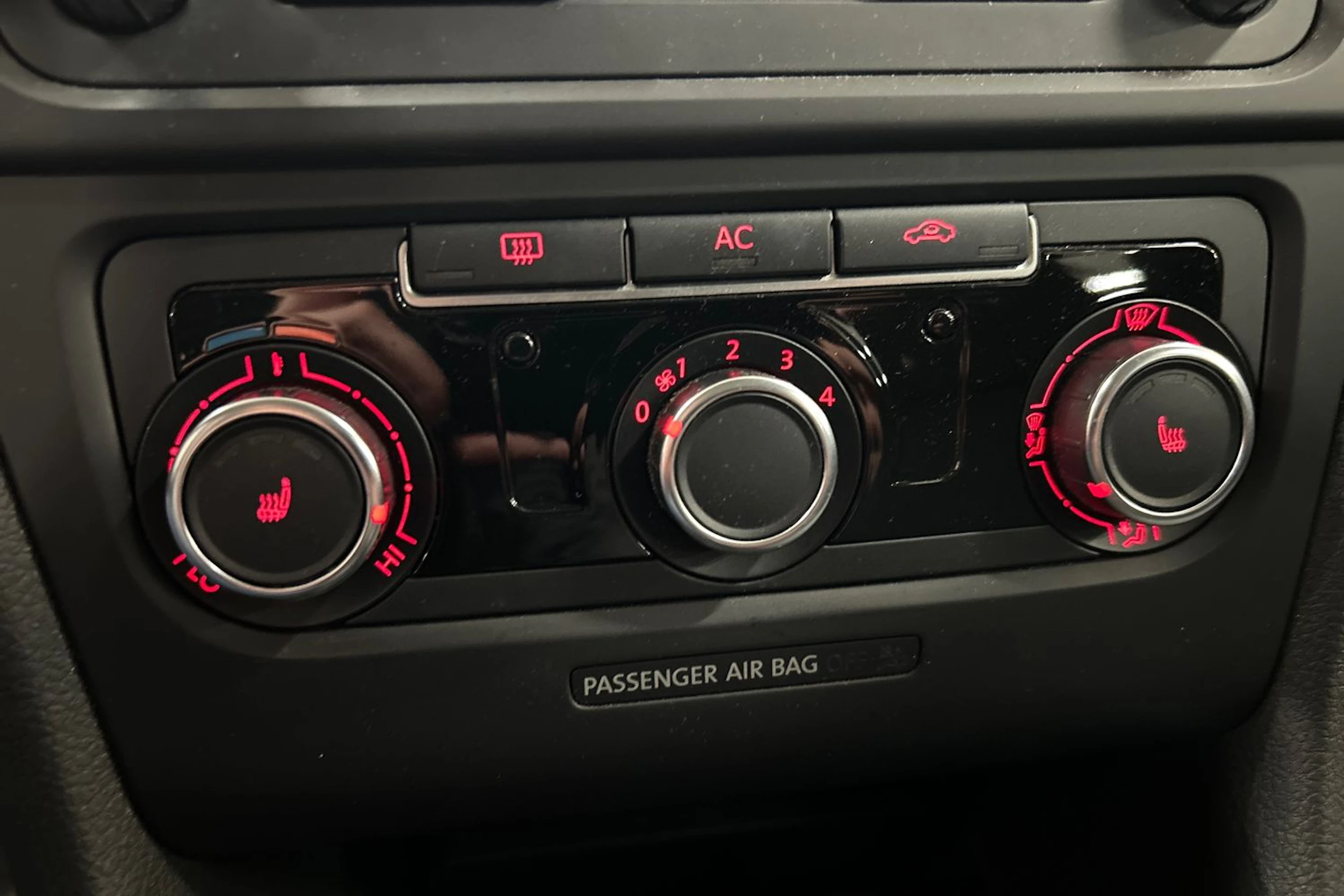valkoinen Volkswagen Golf 2011 kuva 17.
