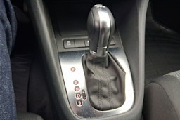 ruskea (beige) Volkswagen Golf 2011 kuva 15.