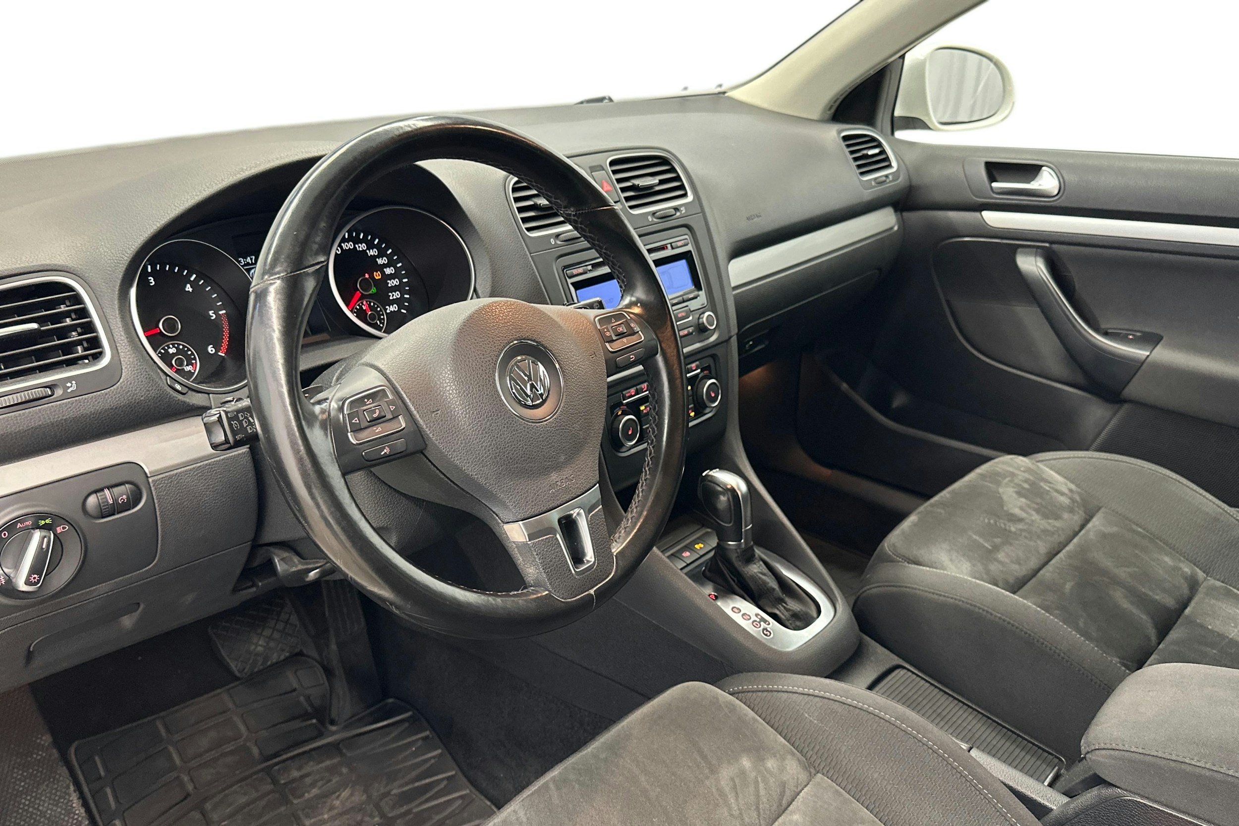 valkoinen Volkswagen Golf 2011 kuva 7.