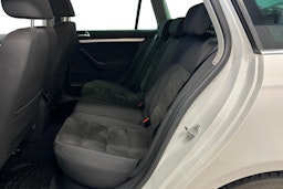 valkoinen Volkswagen Golf 2011 kuva 10.