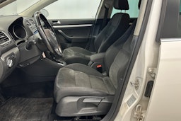 valkoinen Volkswagen Golf 2011 kuva 17.