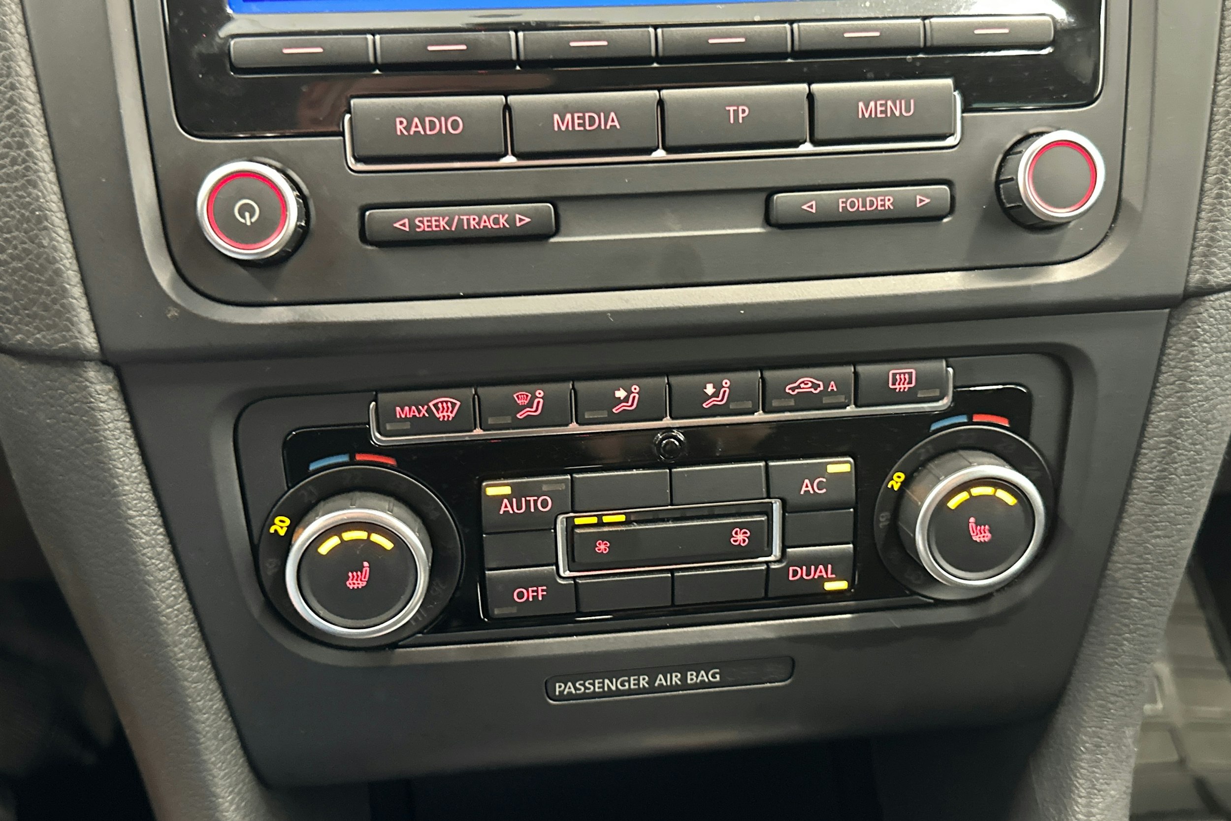 valkoinen Volkswagen Golf 2011 kuva 23.