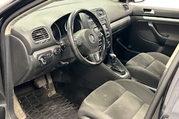 musta Volkswagen Golf 2011 kuva 6.