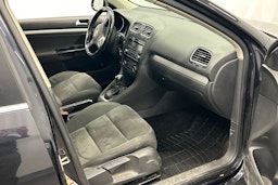 musta Volkswagen Golf 2011 kuva 11.