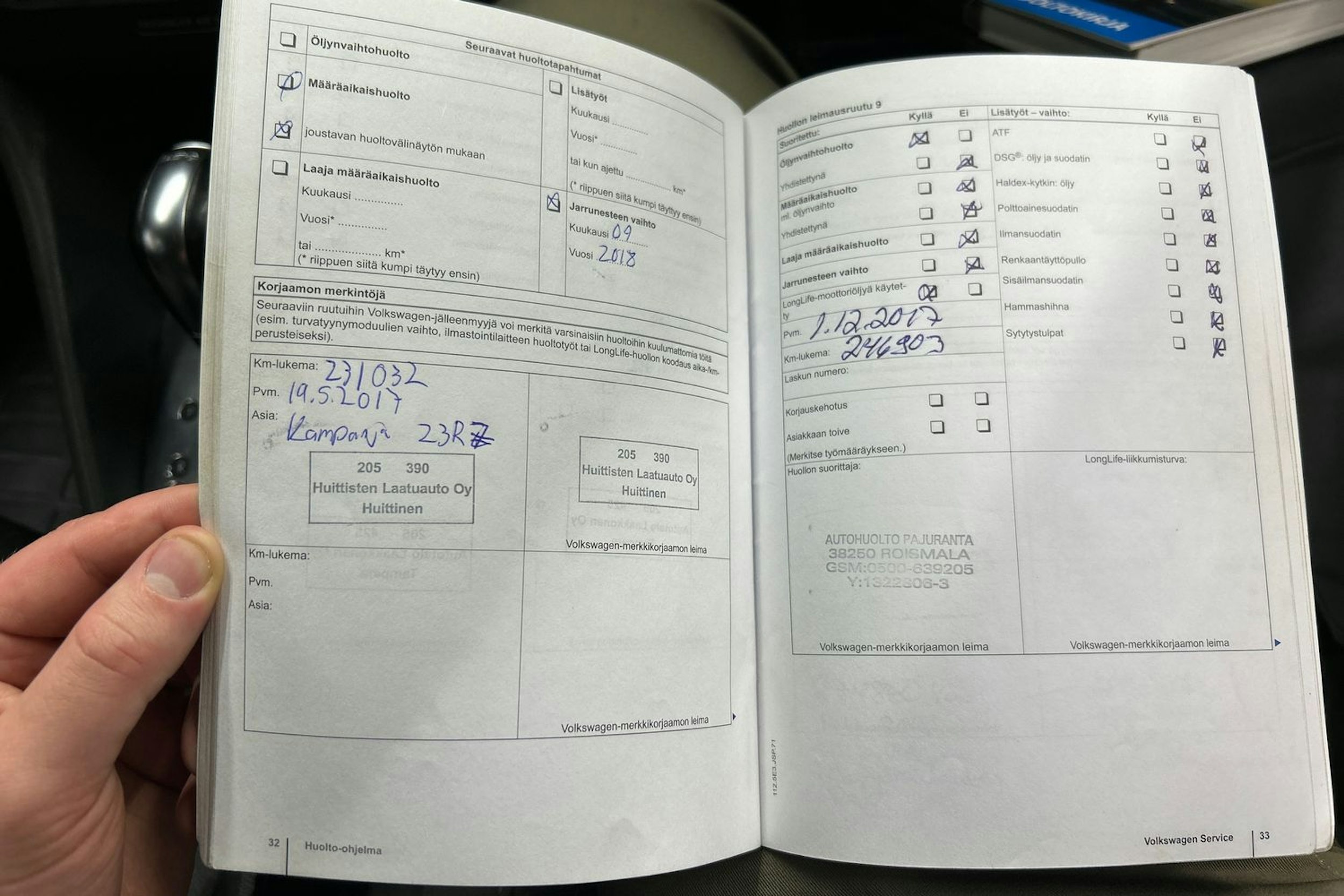 musta Volkswagen Golf 2011 kuva 26.