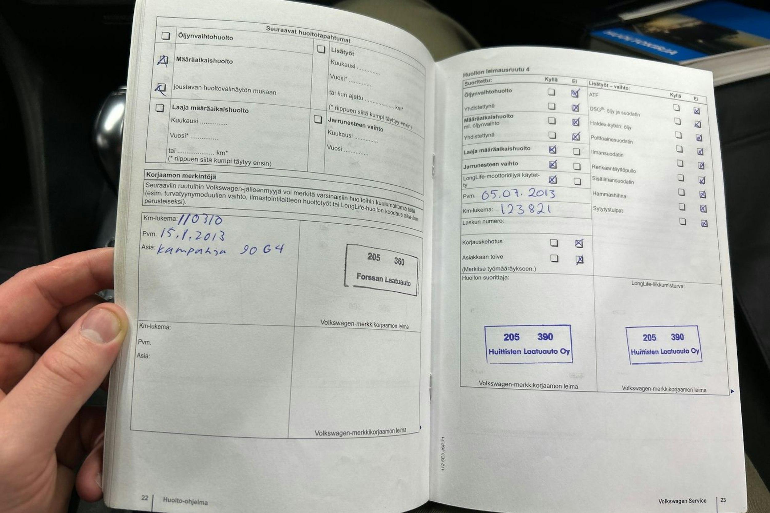 musta Volkswagen Golf 2011 kuva 31.