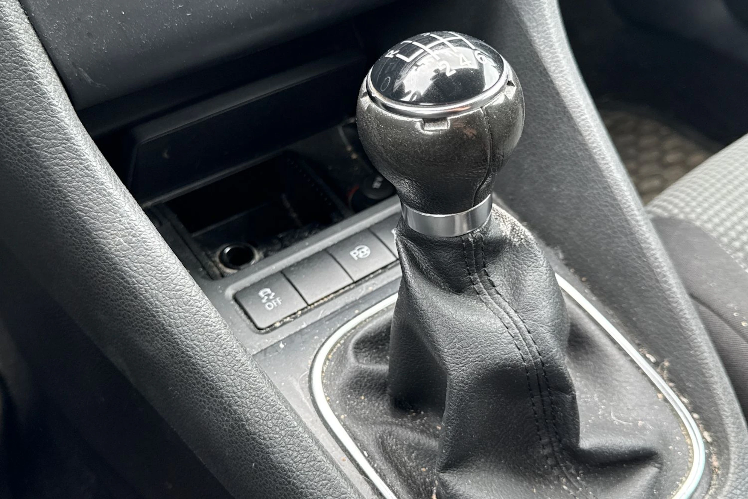 Musta Volkswagen GOLF 2011 kuva 14.