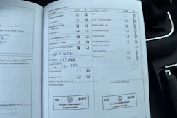 Musta Volkswagen GOLF 2011 kuva 21.