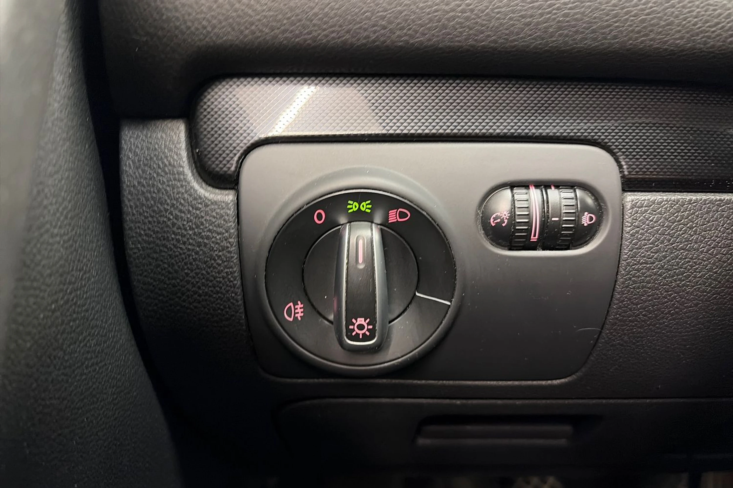 Hopea Volkswagen GOLF 2011 kuva 19.