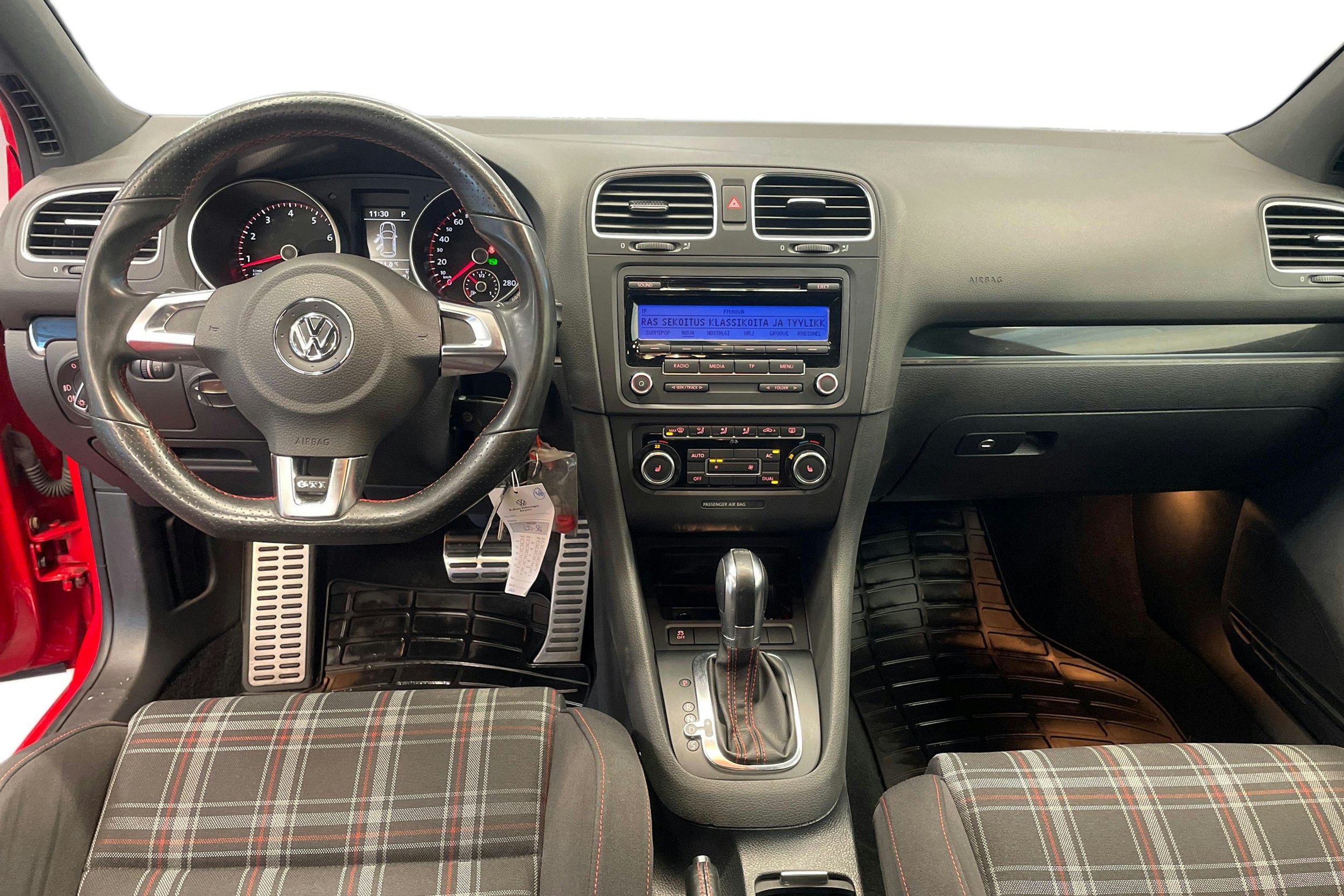 punainen Volkswagen Golf 2011 kuva 7.