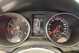 punainen Volkswagen Golf 2011 kuva 15.