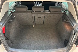 Valkoinen Volkswagen GOLF 2011 kuva 16.