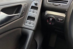 Valkoinen Volkswagen GOLF 2011 kuva 18.