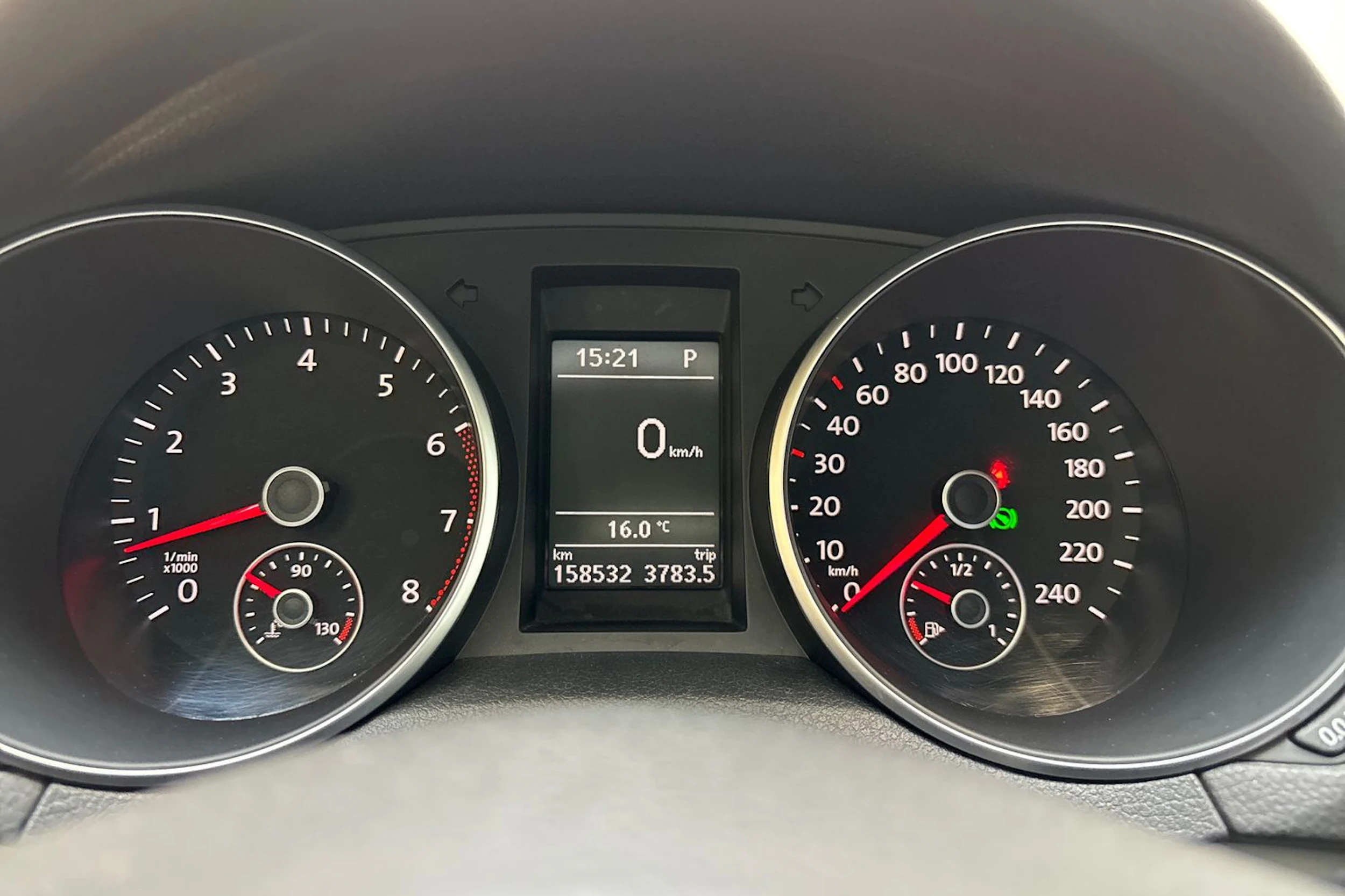 Valkoinen Volkswagen GOLF 2011 kuva 20.