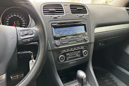 Valkoinen Volkswagen GOLF 2011 kuva 21.