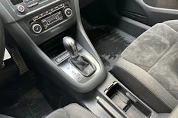 Valkoinen Volkswagen GOLF 2011 kuva 22.