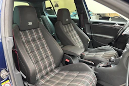 Sininen Volkswagen GOLF 2011 kuva 23.