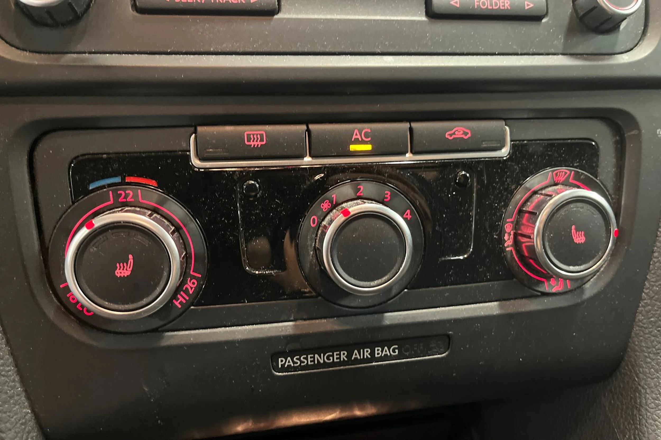 Punainen Volkswagen GOLF 2011 kuva 16.