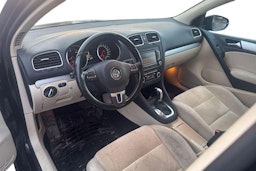 musta Volkswagen Golf 2011 kuva 3.