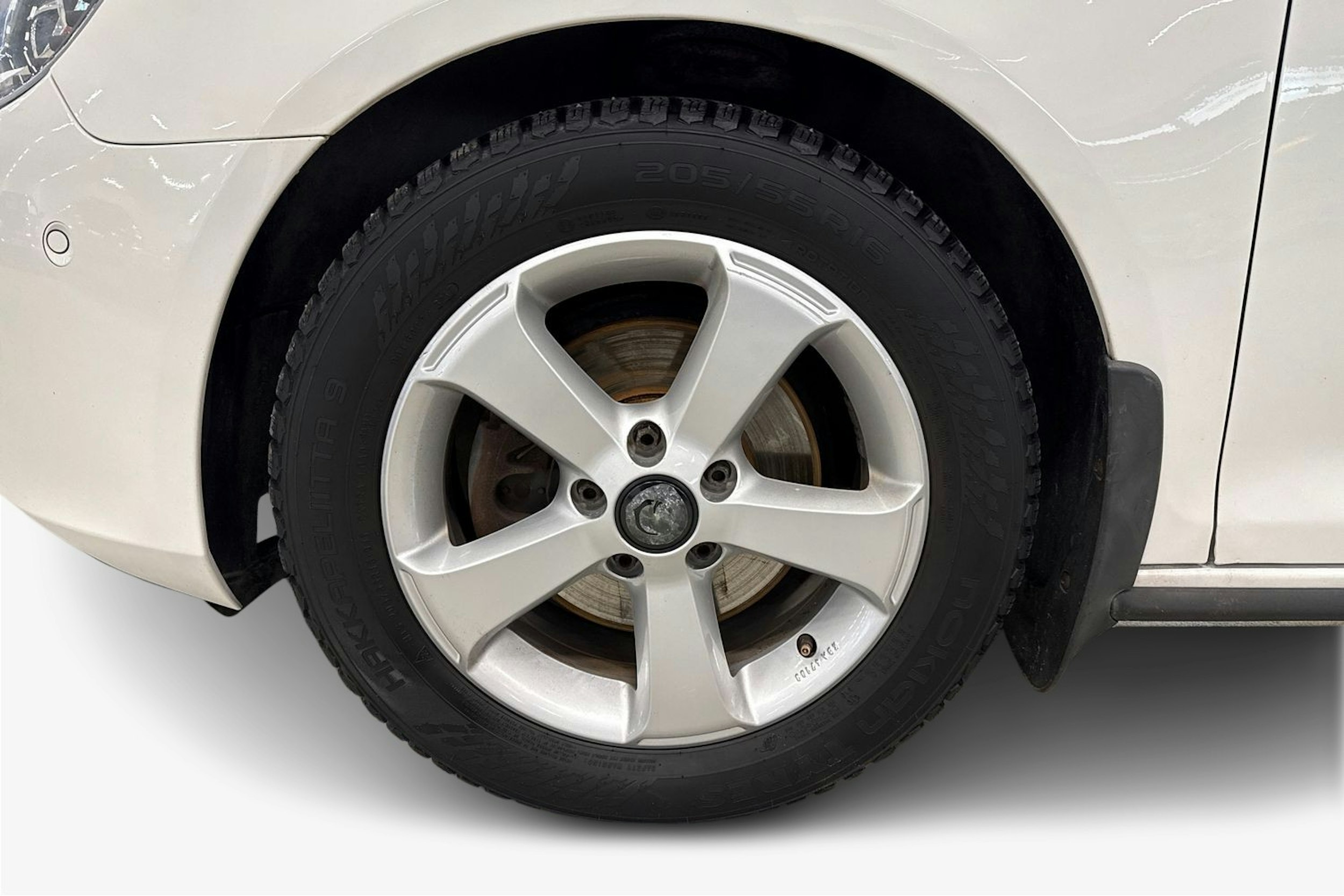 valkoinen Volkswagen Golf 2011 kuva 11.