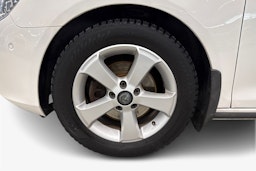 valkoinen Volkswagen Golf 2011 kuva 11.