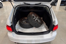 valkoinen Volkswagen Golf 2011 kuva 14.