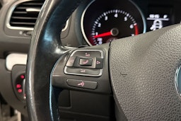 valkoinen Volkswagen Golf 2011 kuva 18.