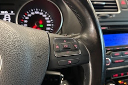 valkoinen Volkswagen Golf 2011 kuva 19.