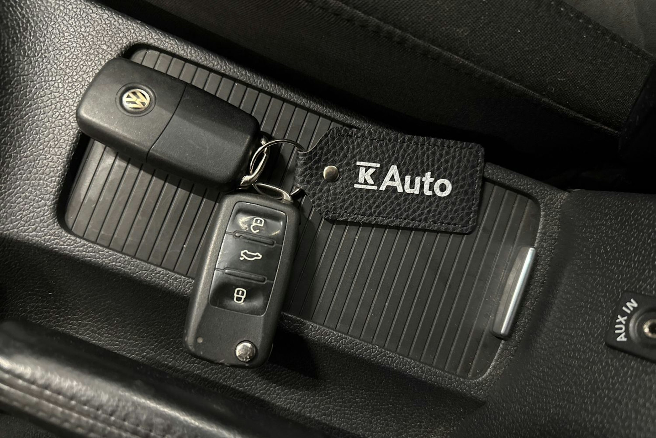 valkoinen Volkswagen Golf 2011 kuva 24.