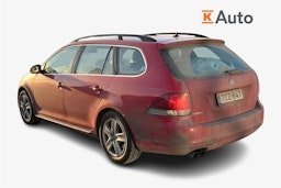 punainen Volkswagen Golf 2011 kuva 2.