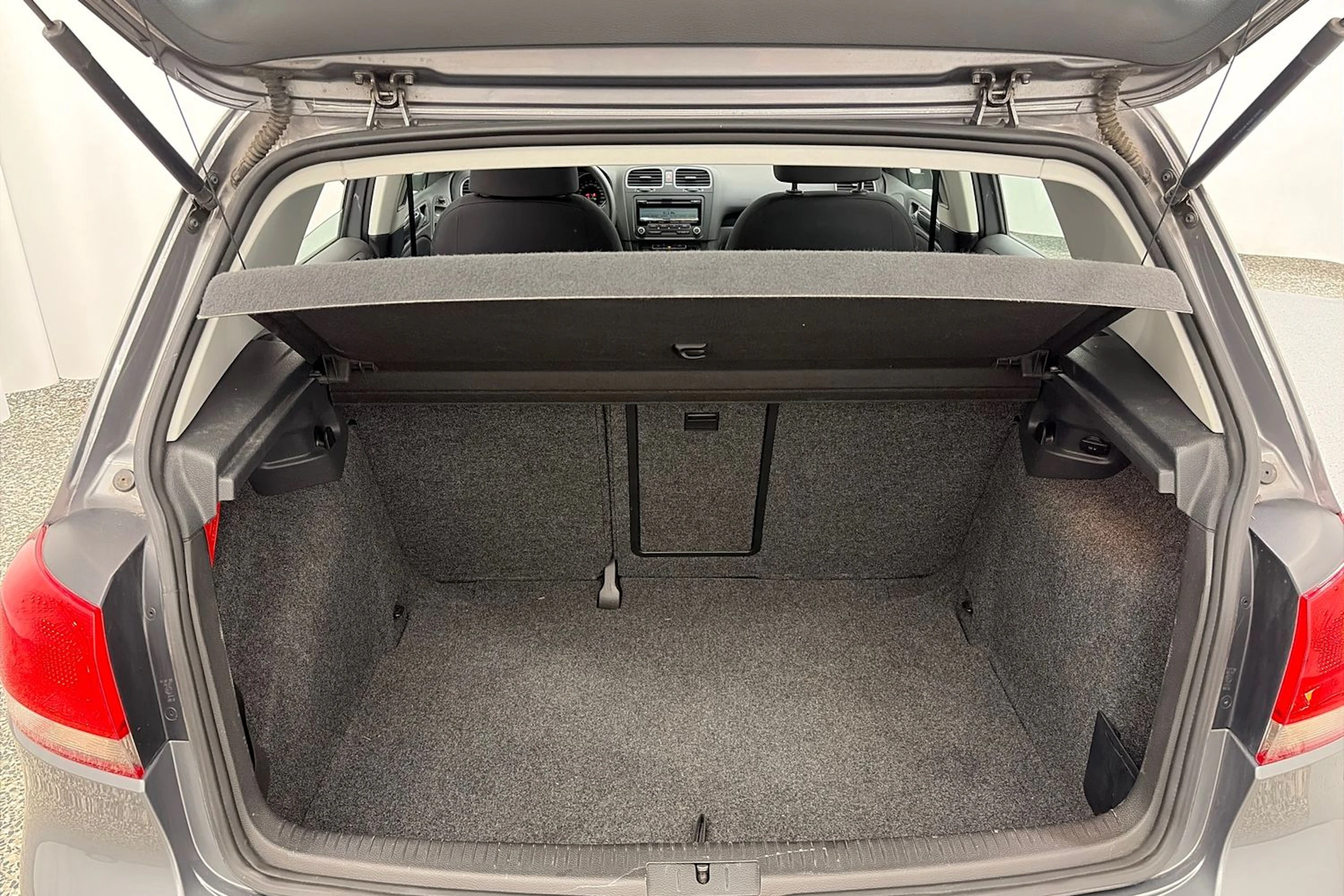 harmaa Volkswagen Golf 2011 kuva 15.