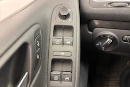 harmaa Volkswagen Golf 2011 kuva 23.