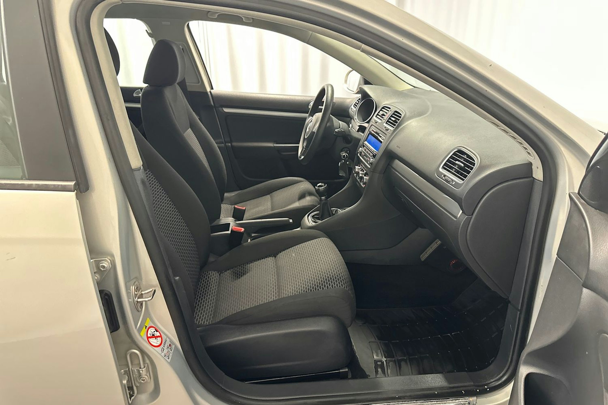 hopea Volkswagen Golf 2011 kuva 16.