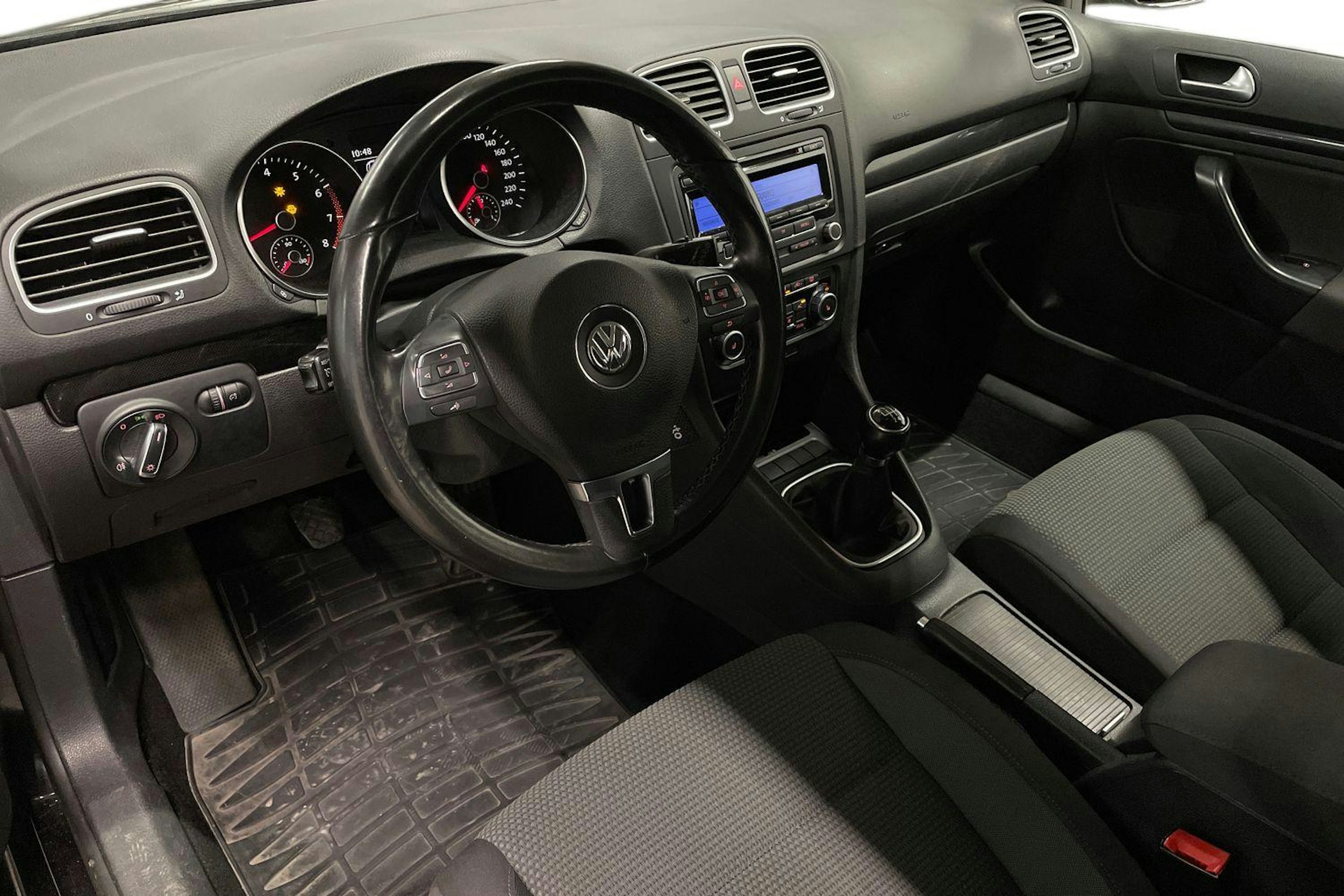 Musta Volkswagen GOLF 2011 kuva 7.