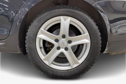 Musta Volkswagen GOLF 2011 kuva 11.