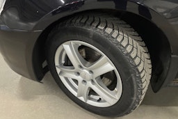 Musta Volkswagen GOLF 2011 kuva 13.